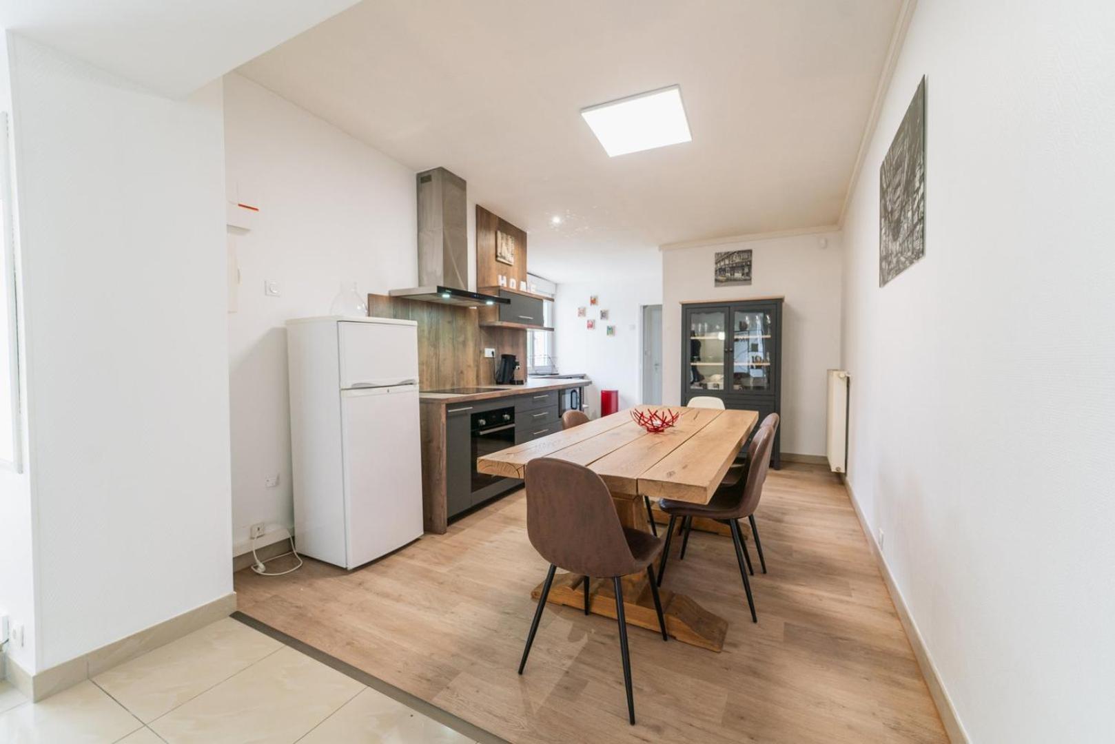 Апартаменты Le Gue Sourdeau: 150M² 5 Min From Futuroscope Чассенеуил-Ду-Поитоу Экстерьер фото