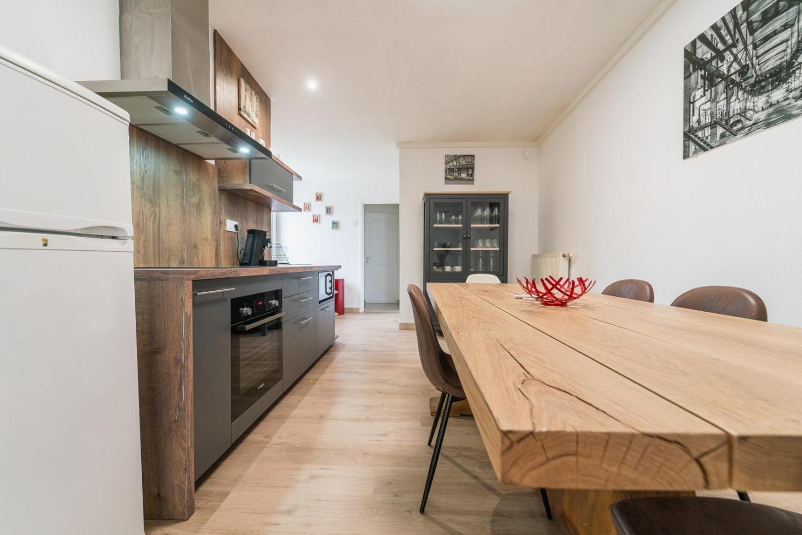 Апартаменты Le Gue Sourdeau: 150M² 5 Min From Futuroscope Чассенеуил-Ду-Поитоу Экстерьер фото
